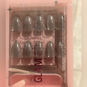 Glamnetic Press-On Nails - Oslo Short Almond